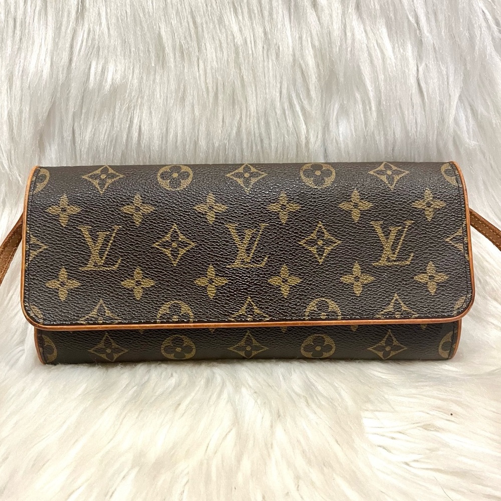 Louis Vuitton Brown and Gold Crossbody Bag - Picture 4 of 17